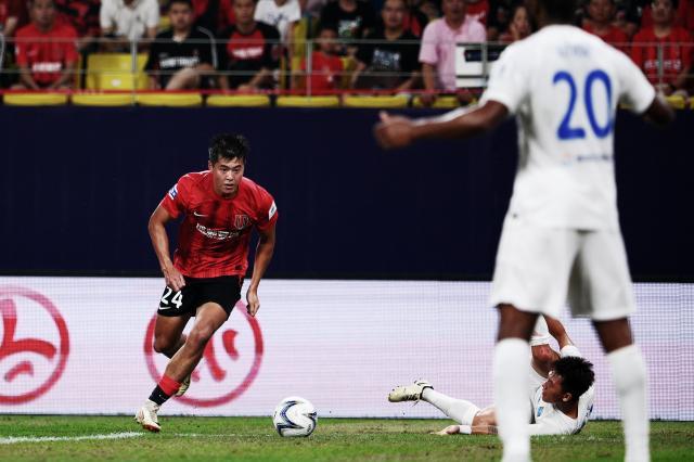 开云智能体验-唐创抵沪报到泰山引援开张 外援新人最快下周到位