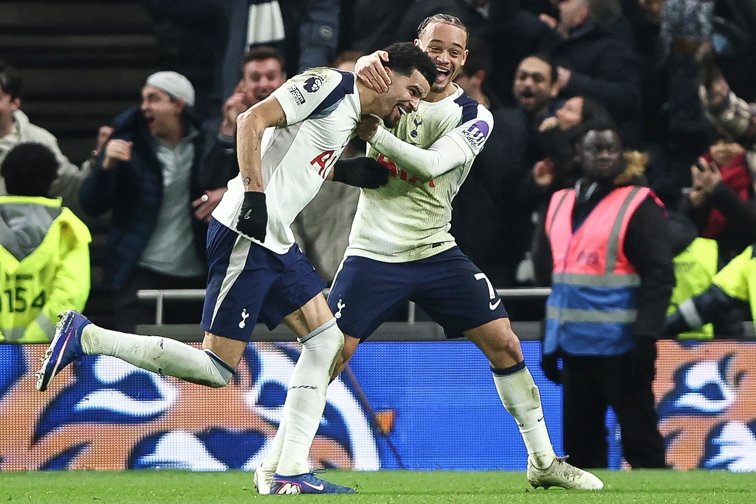 开云APP下载-索兰克10次对阵曼联共进5球，后者是其进球数并列第二多的对手