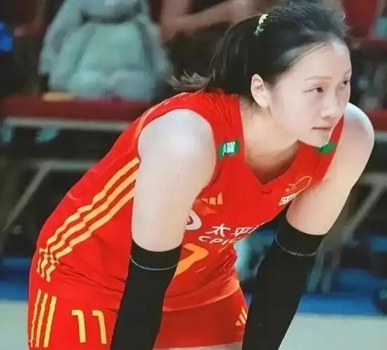正式加盟，女排美女开启留洋，29岁，主攻，长相可爱，年薪曝光|仲慧|中国女排|上海女排|联赛|山东女排_新浪体育_新浪新闻